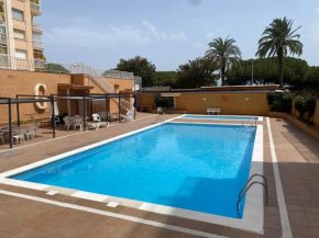 Apartamento frente al mar con piscina